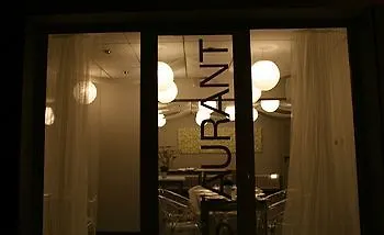阿斯特酒店 2* 班约莱斯