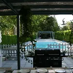 L'ast מלון בניולס